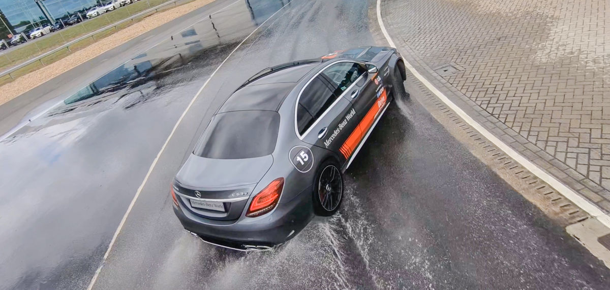 Mercedes-AMG Ultimate Passenger Ride – Mercedes-Benz World