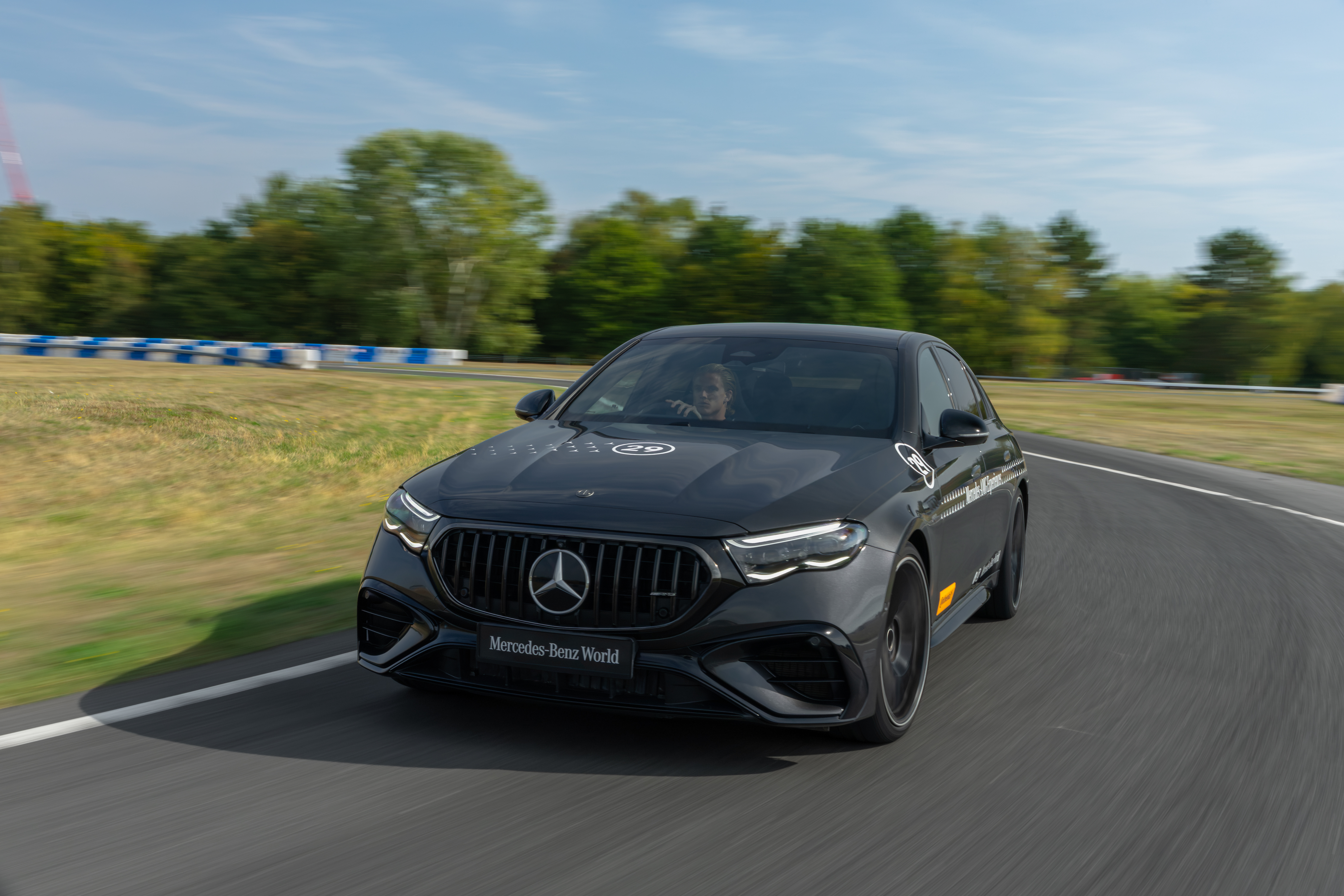 E 53 on track